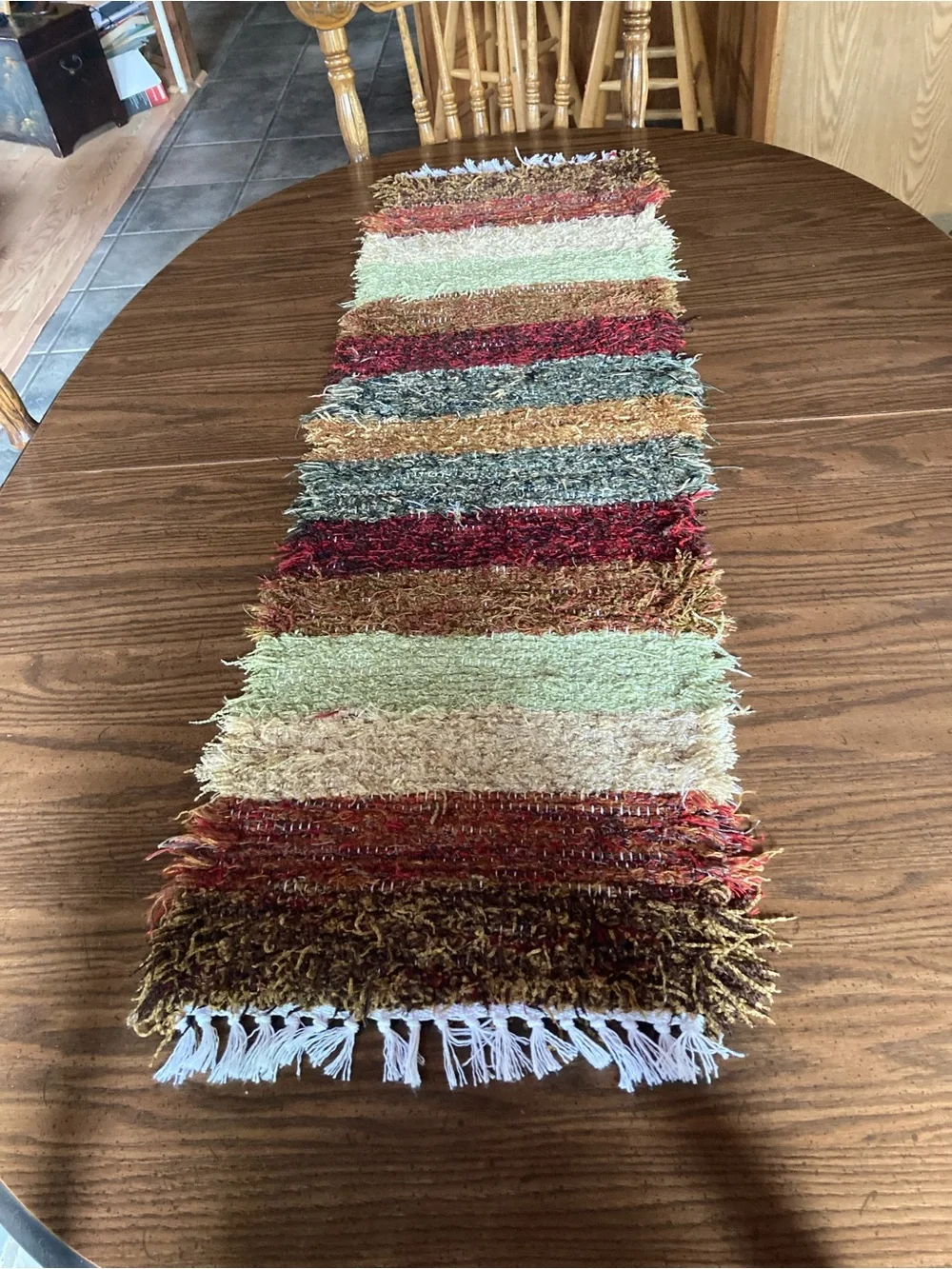 Handmade/loomed Striped Shag Placemats Red, Green Cream (Set of 4) table runner